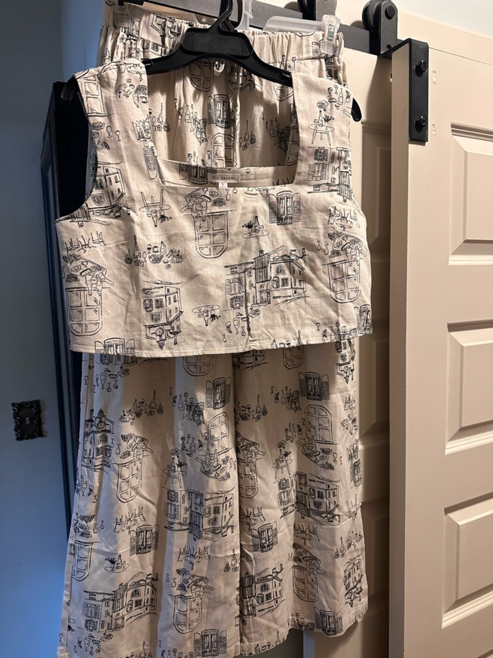 Blu Pepper Cream Wide-Leg Jumpsuit with Black Architectural Print - Picture 10 of 10